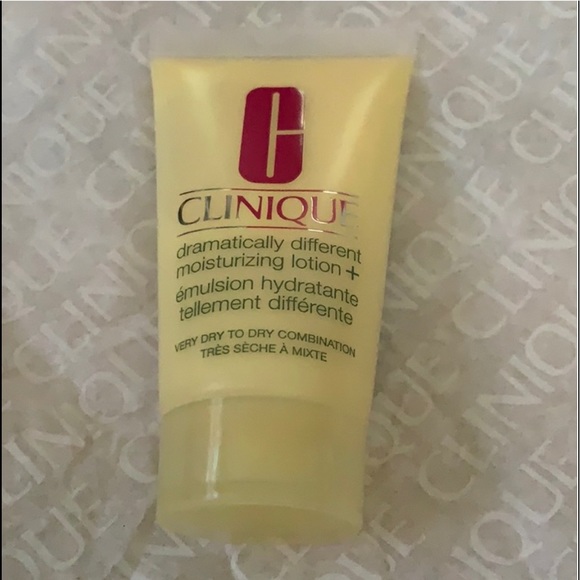 Clinique 4 Favorites Bundle Set. - Picture 6 of 10